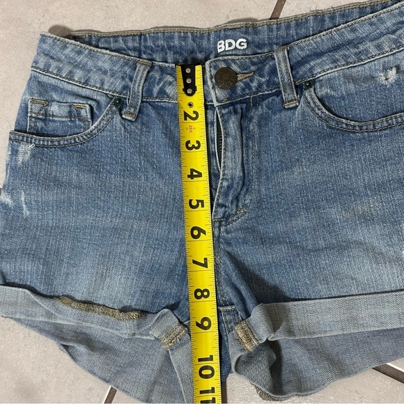 BDG Women Denim Blue Mid Rise Shortie Shorts size 27. - Picture 8 of 10